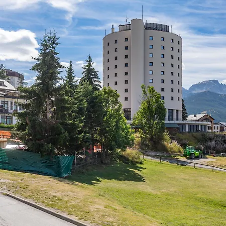 Otel Hotiday Sauze Torre