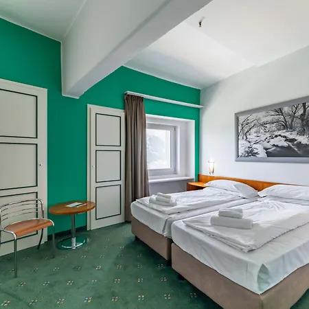 Hotiday Sauze Torre Otel 4*