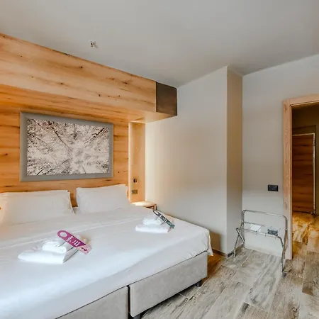 Hotel Hotiday Sauze Torre 4*