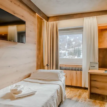 Otel Hotiday Sauze Torre
